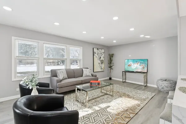 $429,900 | 4N327 7th Avenue, Addison, IL 60101