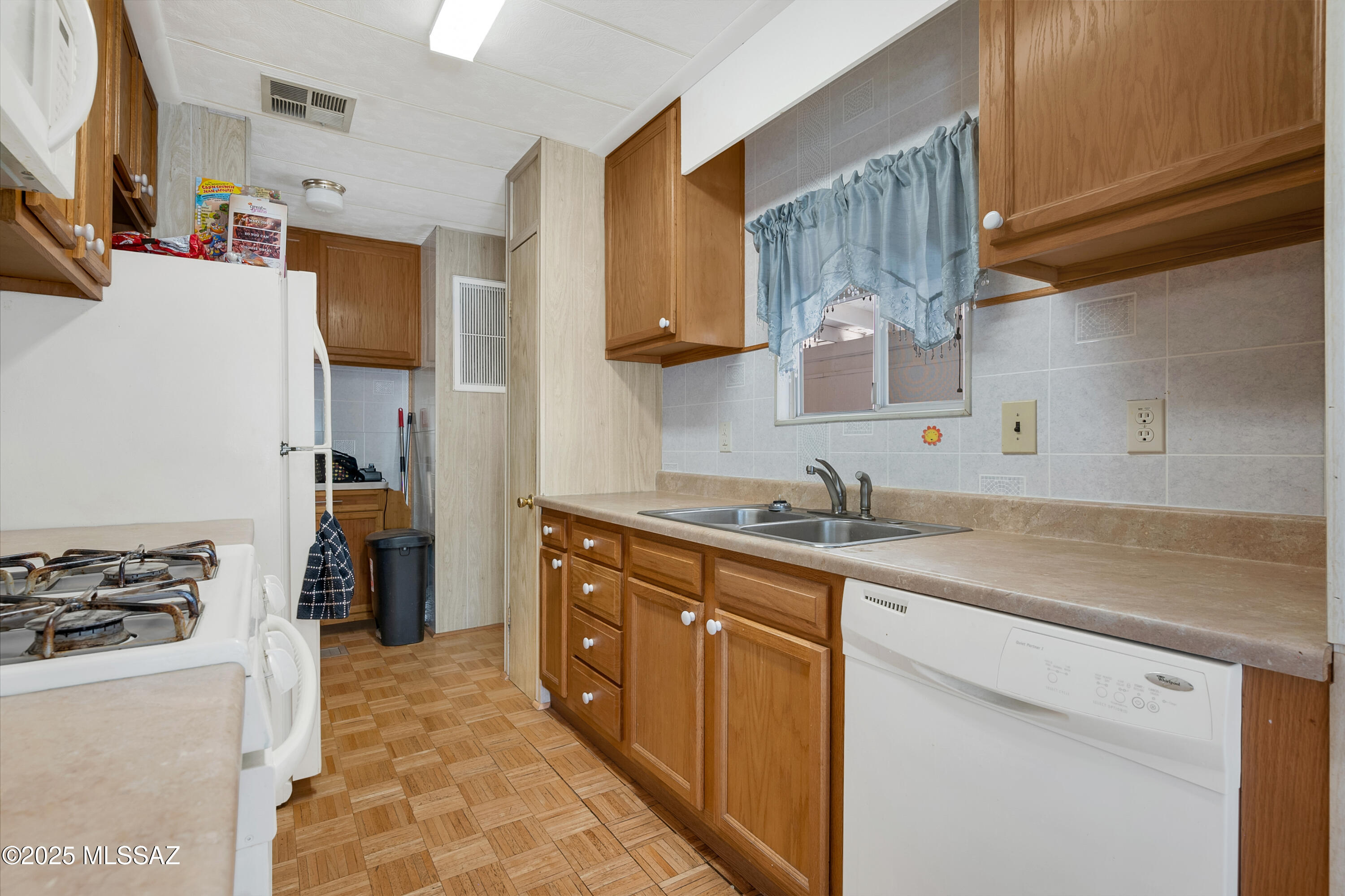5707 West Box R Street Tucson, AZ 85713 - Photo 12 of 33 Gallery Image 12