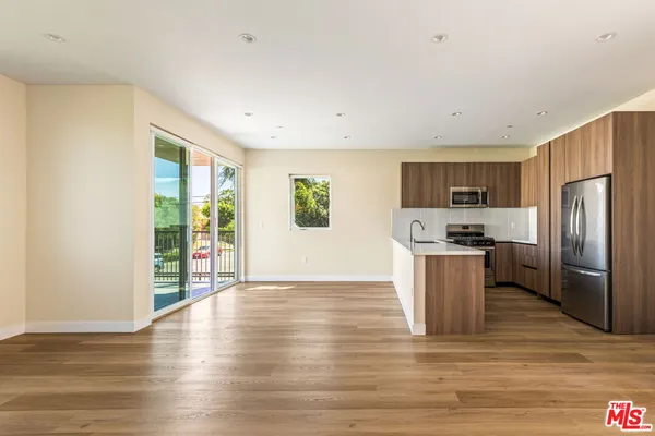 $3,850 | 4905 St Elmo Drive, Los Angeles, CA 90019