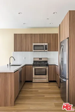 $3,850 | 4905 St Elmo Drive, Los Angeles, CA 90019