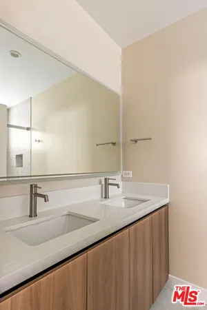 $3,850 | 4905 St Elmo Drive, Los Angeles, CA 90019