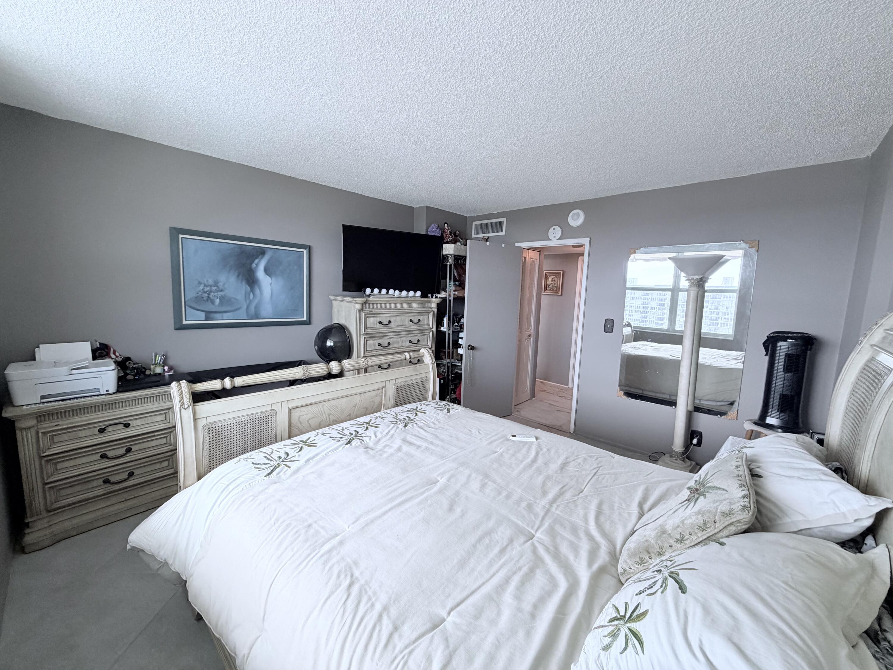 777 South Federal Highway, Unit RPH11 Pompano Beach, FL 33062 - Photo 11 of 32 IMG_8102