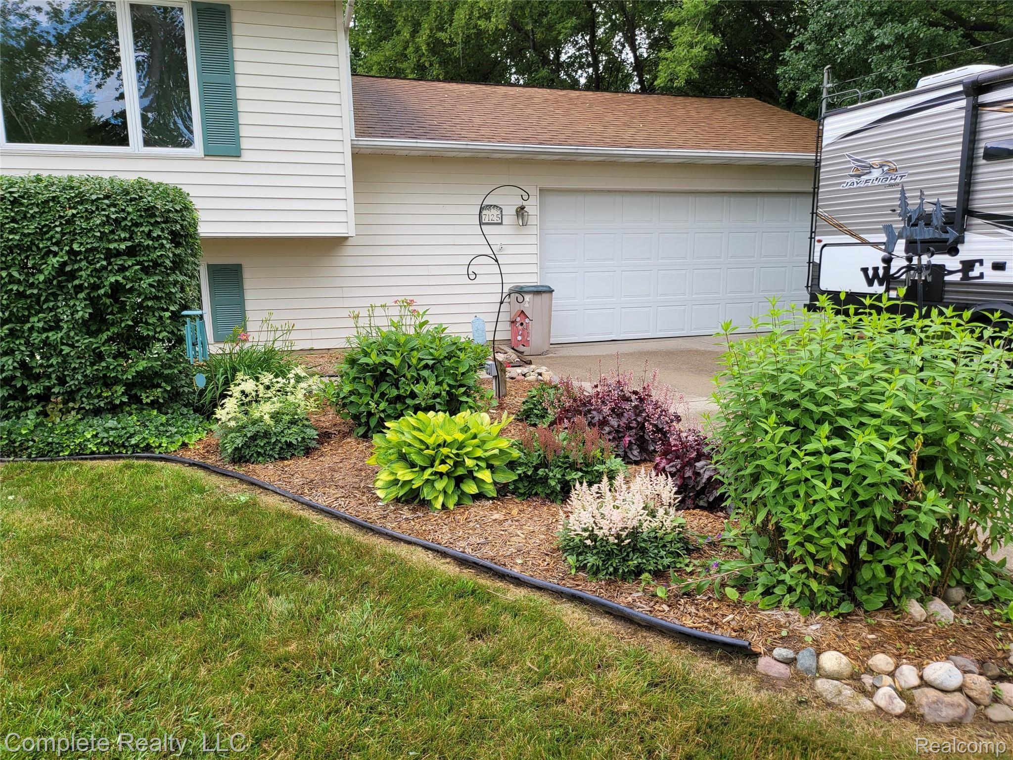 7125 North Center Road Mount Morris, MI 48458 - Photo 4 of 35 20210622_162721.jpg