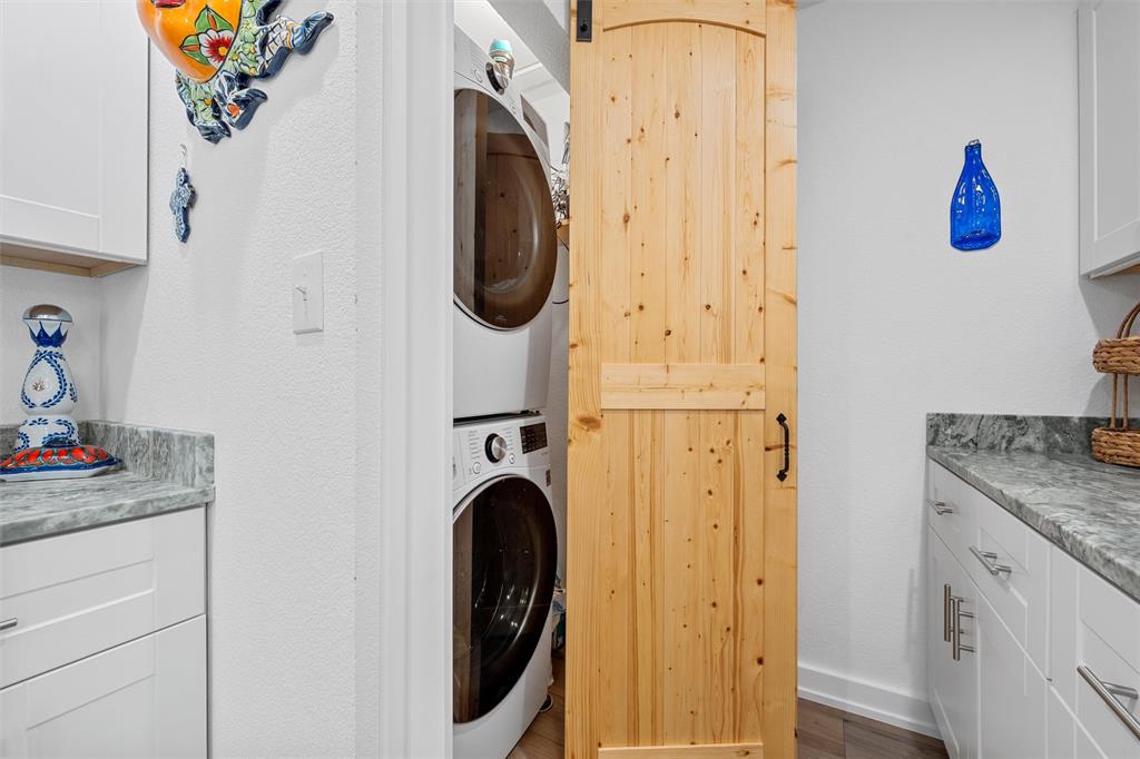 111 North Avenue R Clifton, TX 76634 - Photo 18 of 27 a utility room with dryer and washer