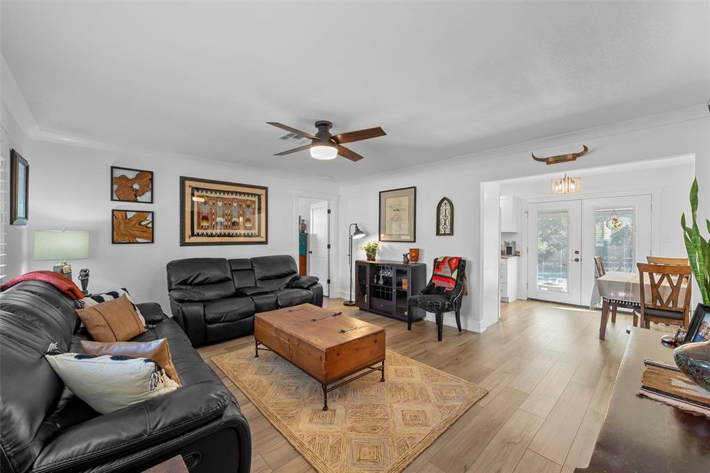 111 North Avenue R Clifton, TX 76634 - Photo 4 of 27 a living room with furniture and a wooden floor