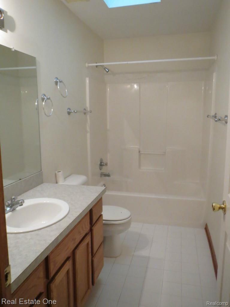 26115 King Road Romulus, MI 48174 - Photo 27 of 30 IMG_0027.jpg