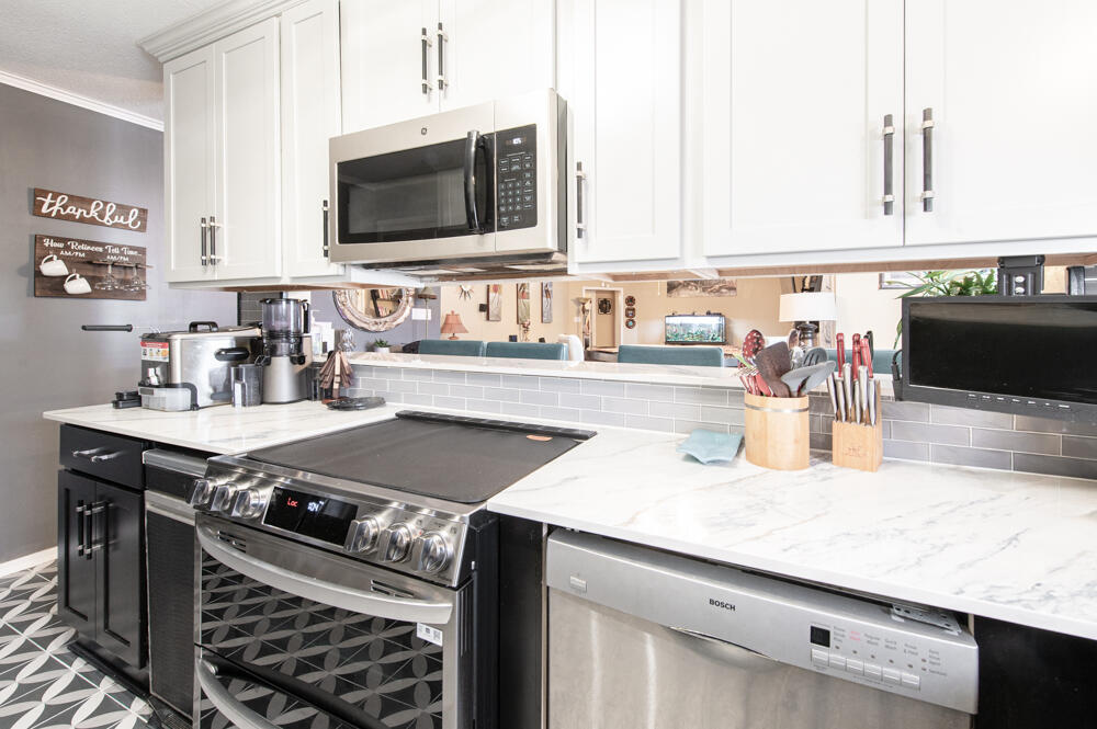 3254 Summerchase Circle Augusta, GA 30909 - Photo 5 of 20 Tiled Backsplash!