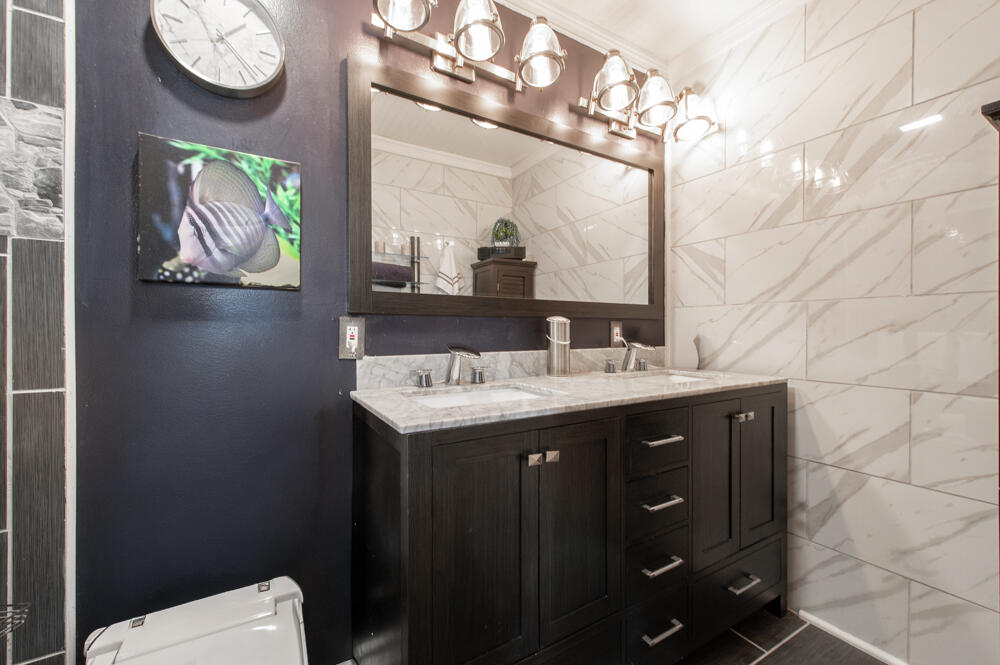 3254 Summerchase Circle Augusta, GA 30909 - Photo 9 of 20 Ensuite with Tiled Accent Wall!