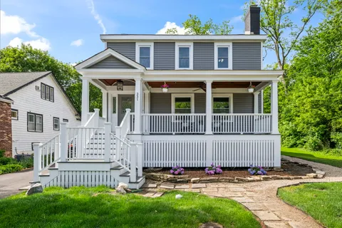 $779,000 | 331 East Russell Street, Barrington, IL 60010