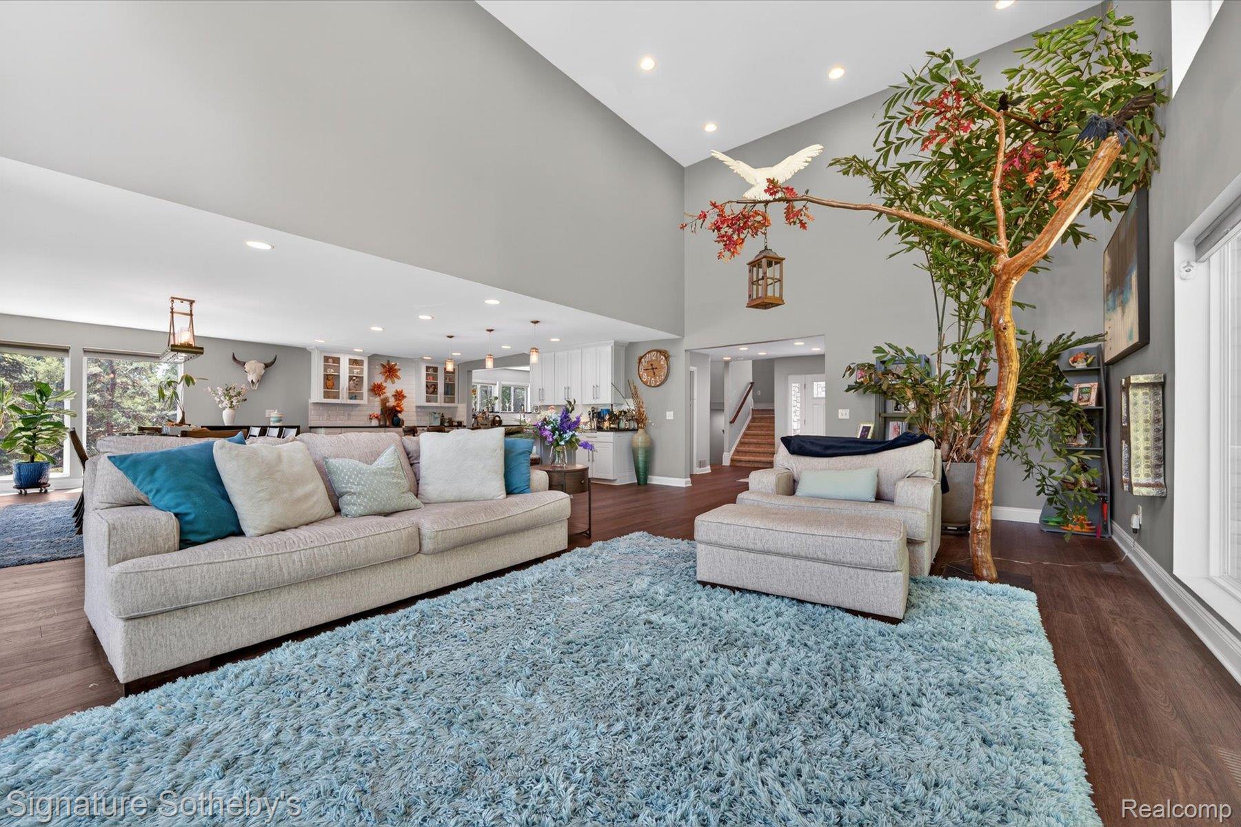 30650 Lahser Road Franklin, MI 48025 - Photo 44 of 93 042-30650-Lahser-Rd-Beverly-Hills-MI-48025-WindowStill.jpg