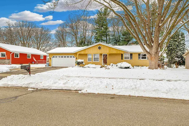 $325,000 | 195 Ash Street, Oregon, WI 53575