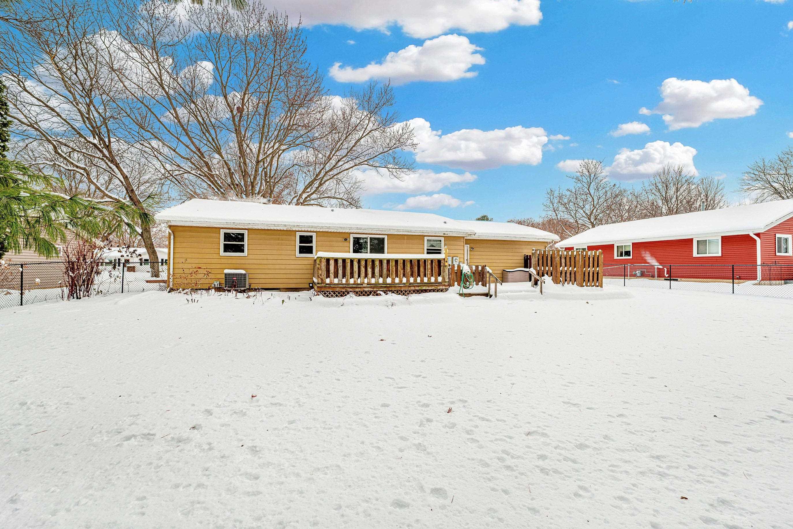 195 Ash Street Oregon, WI 53575 - Photo 4 of 38