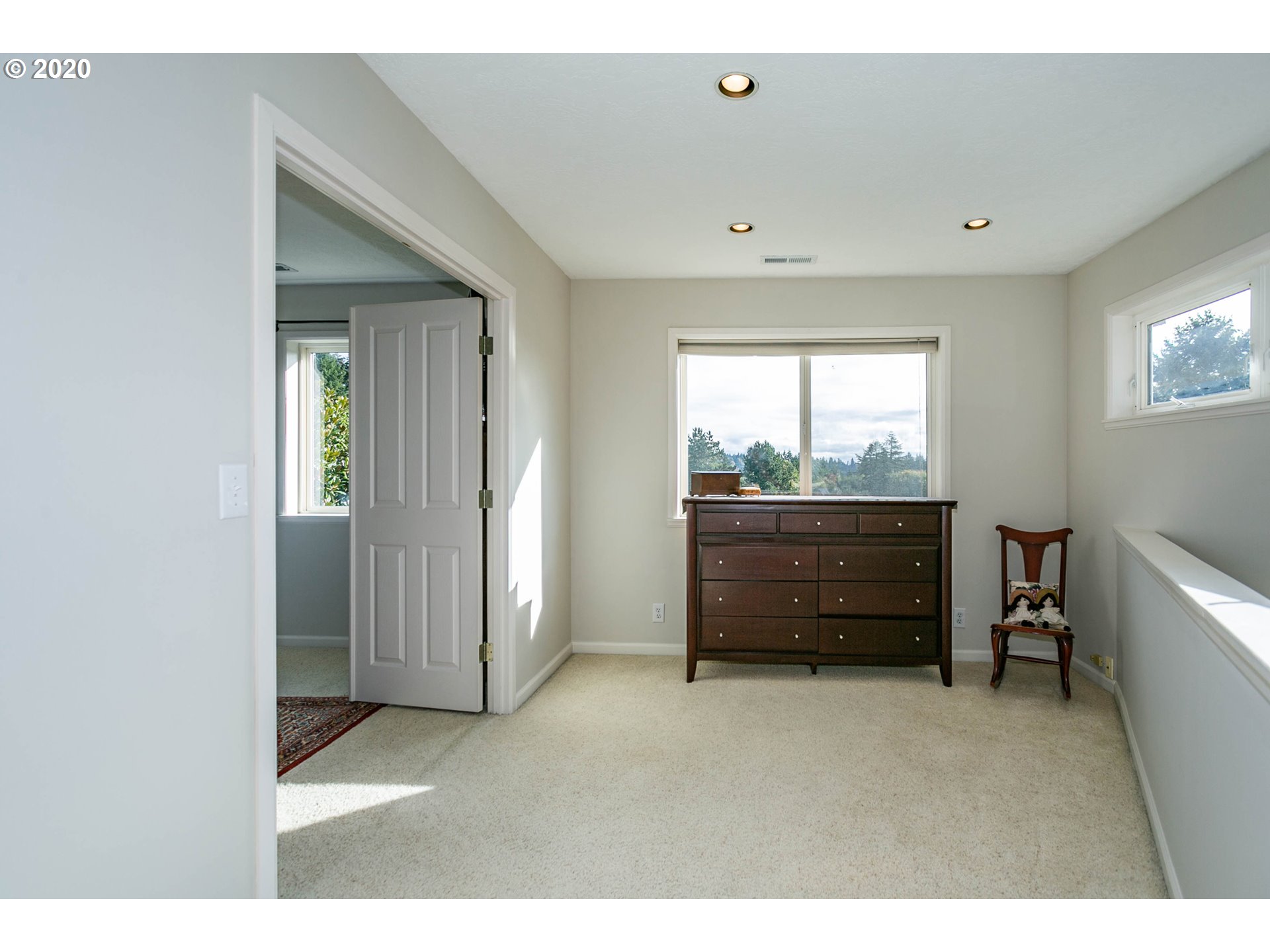 1102 Southwest Stephenson Street Portland, OR 97219 - Photo 12 of 32