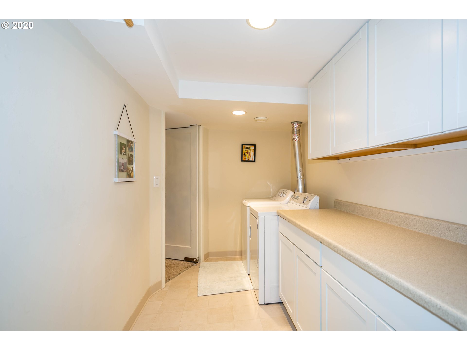 1102 Southwest Stephenson Street Portland, OR 97219 - Photo 22 of 32