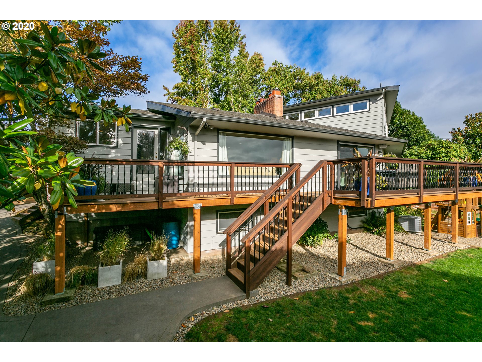 1102 Southwest Stephenson Street Portland, OR 97219 - Photo 24 of 32