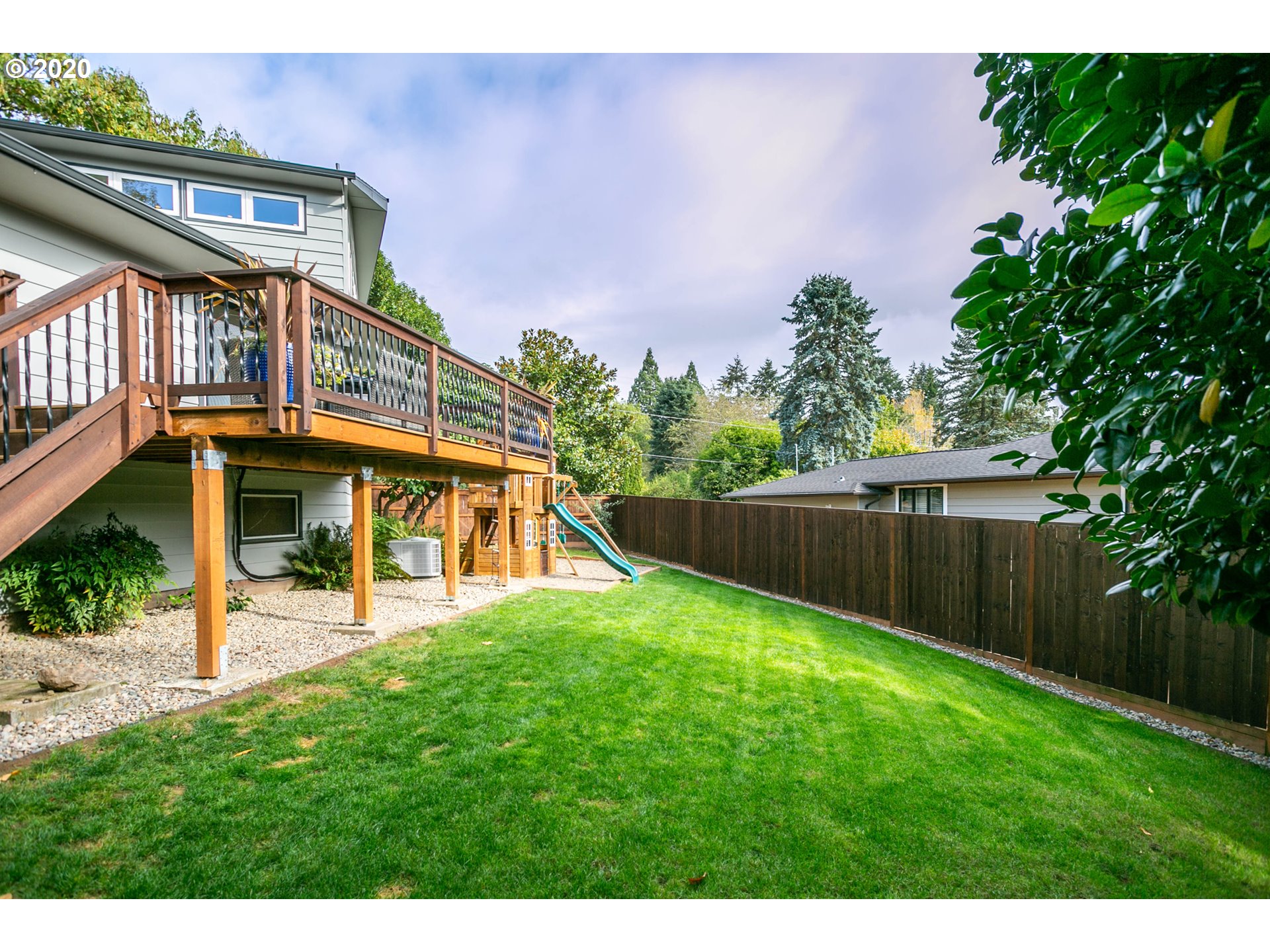 1102 Southwest Stephenson Street Portland, OR 97219 - Photo 27 of 32