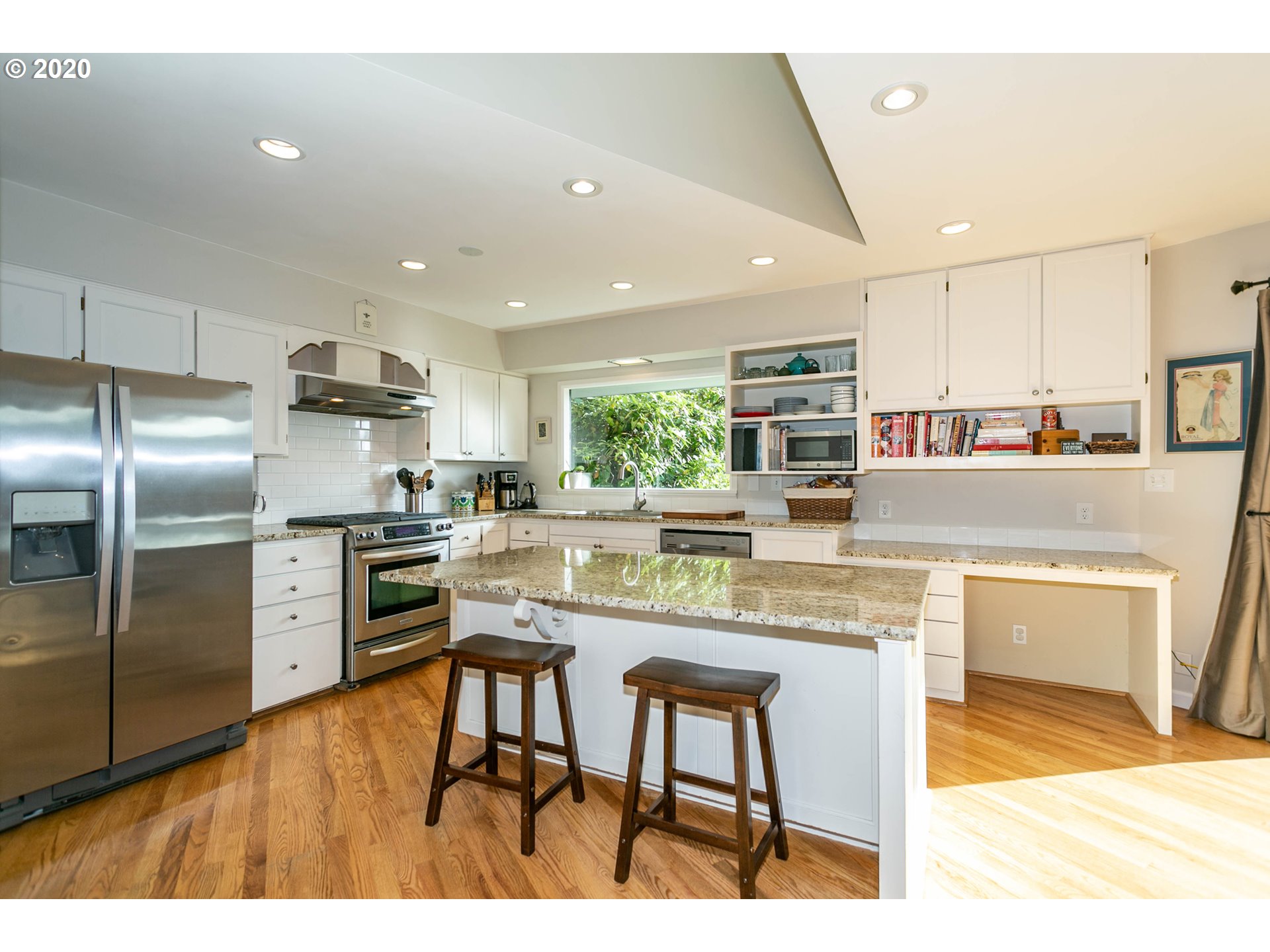 1102 Southwest Stephenson Street Portland, OR 97219 - Photo 7 of 32