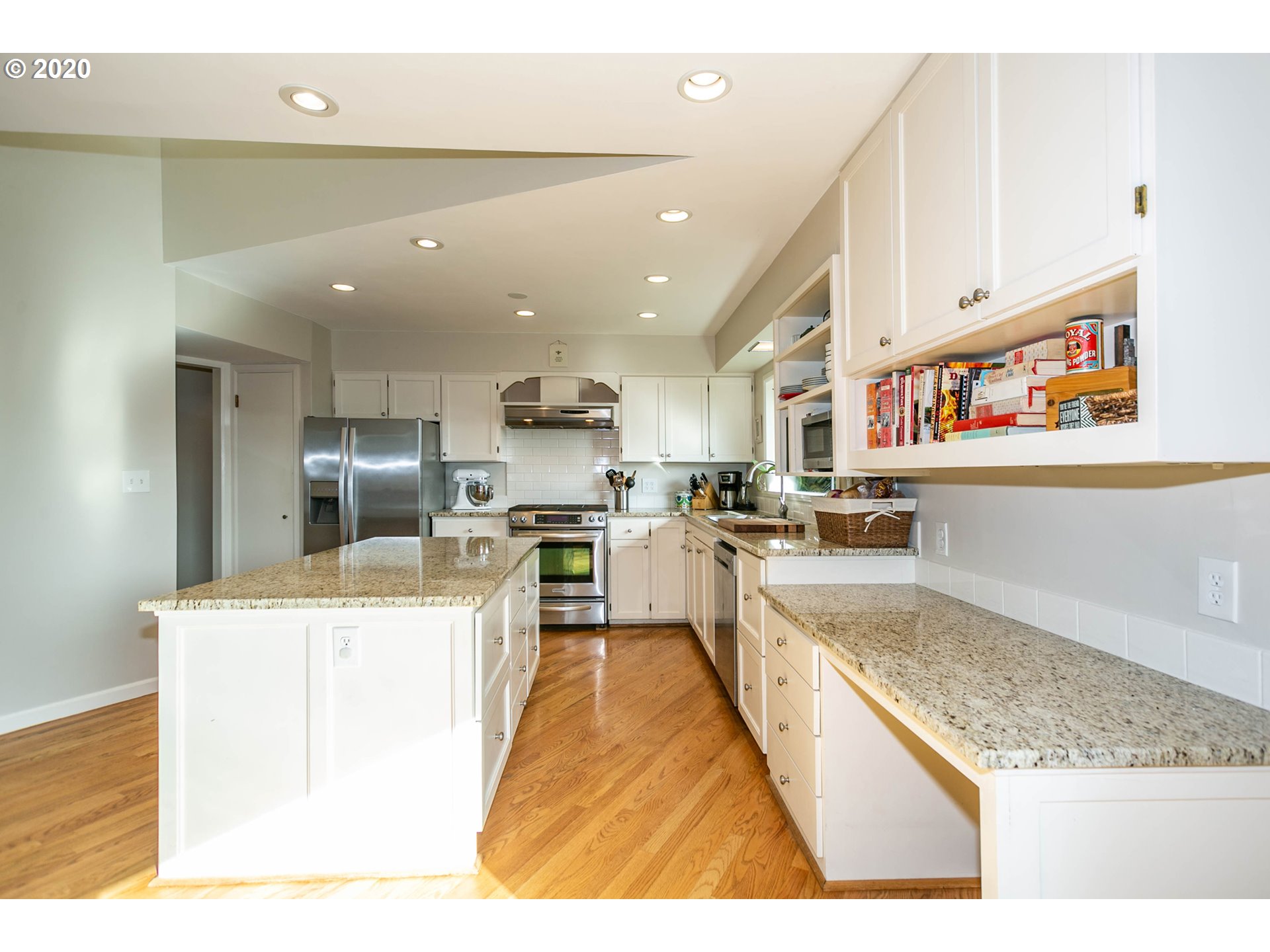 1102 Southwest Stephenson Street Portland, OR 97219 - Photo 8 of 32
