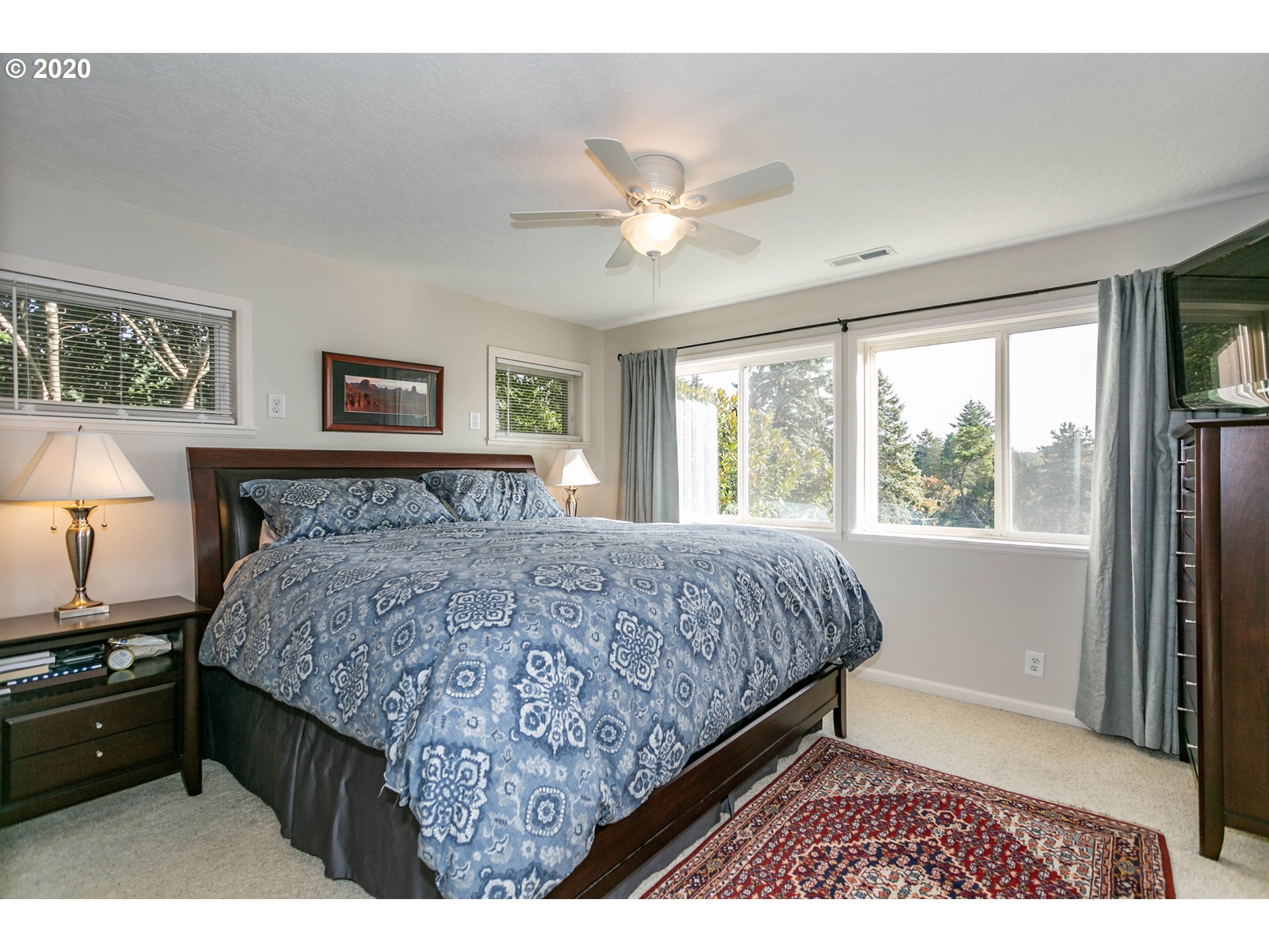 1102 Southwest Stephenson Street Portland, OR 97219 - Photo 10 of 32