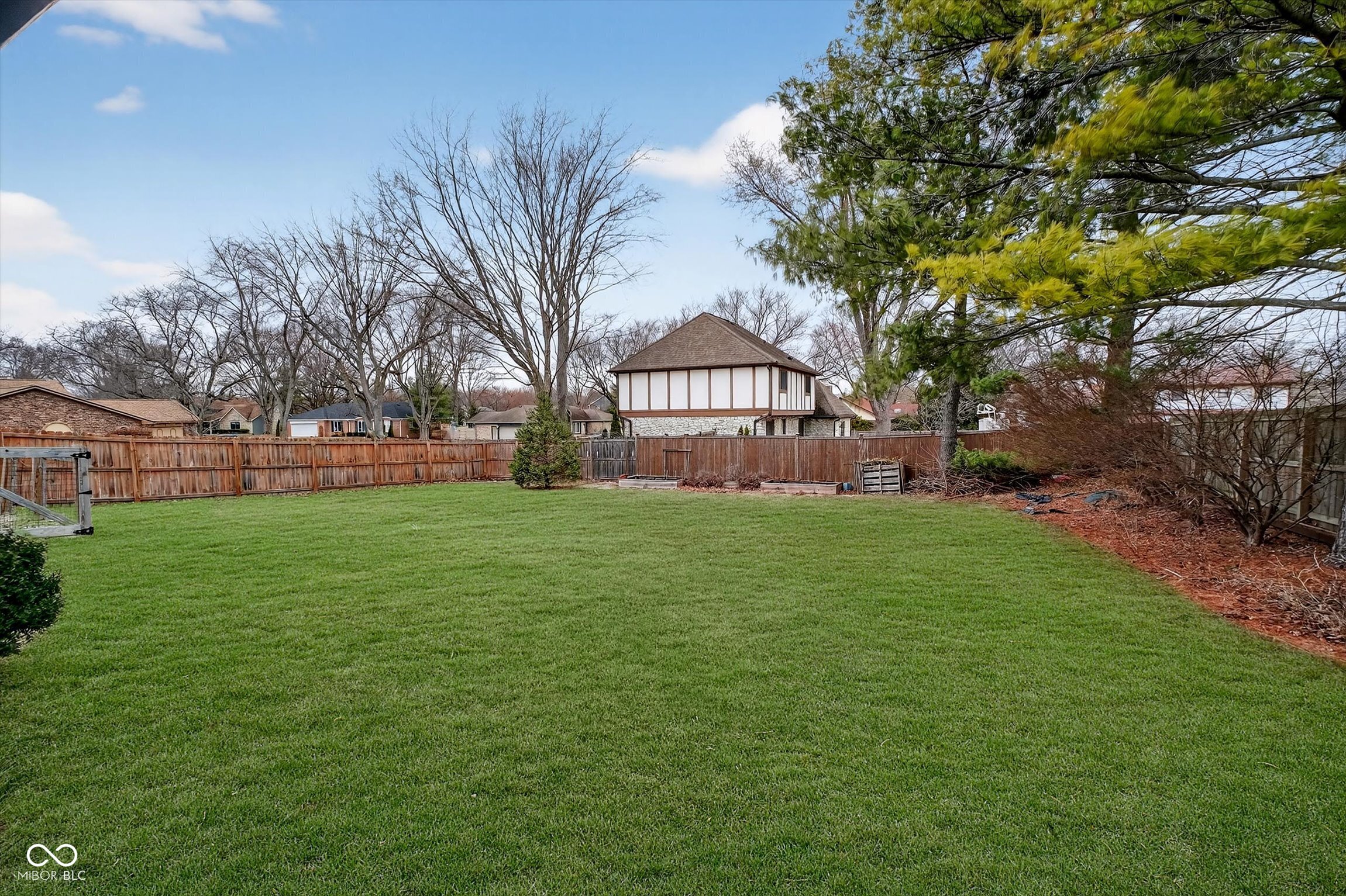 220 Heady Lane Fishers, IN 46038 - Photo 2 of 29