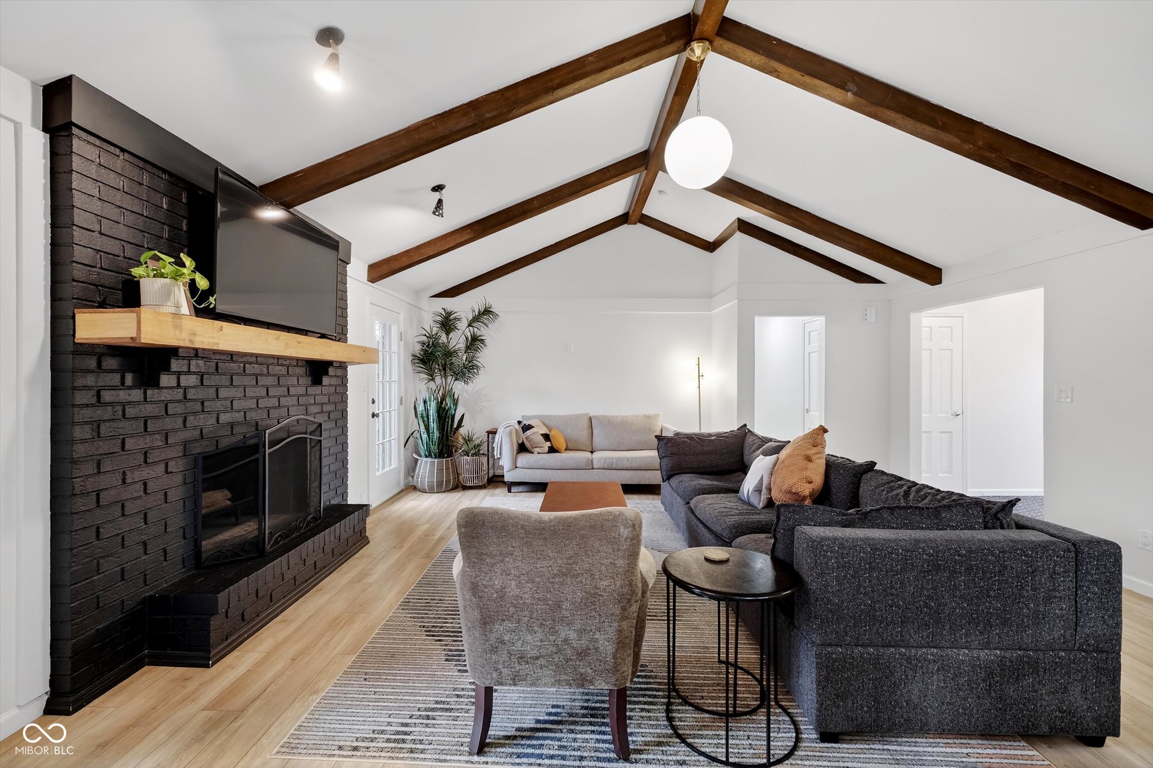 220 Heady Lane Fishers, IN 46038 - Photo 5 of 29