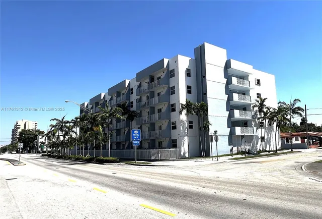 $298,000 | 2575 Southwest 27th Avenue, Unit 205, Miami, FL 33133