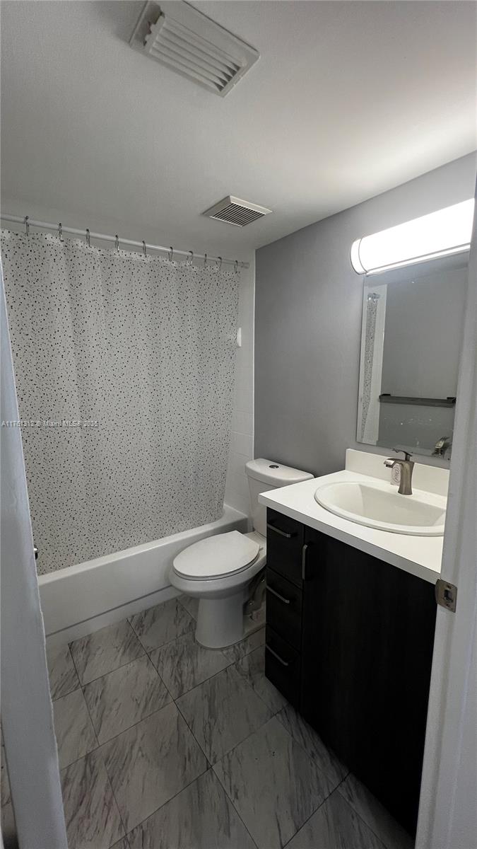 2575 Southwest 27th Avenue, Unit 205 Miami, FL 33133 - Photo 8 of 20 Master Bathroom