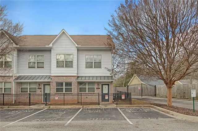 $2,250 | 2042 Bolton Road Northwest, Atlanta, GA 30318