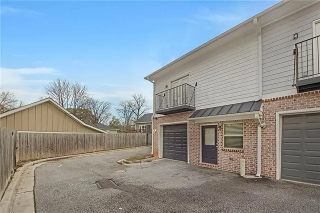 $2,250 | 2042 Bolton Road Northwest, Atlanta, GA 30318