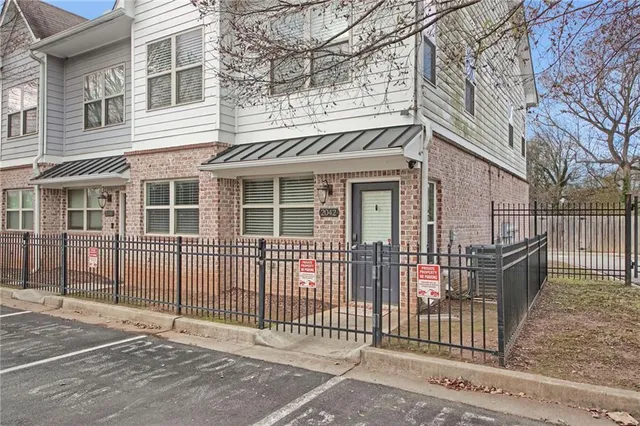 $2,250 | 2042 Bolton Road Northwest, Atlanta, GA 30318