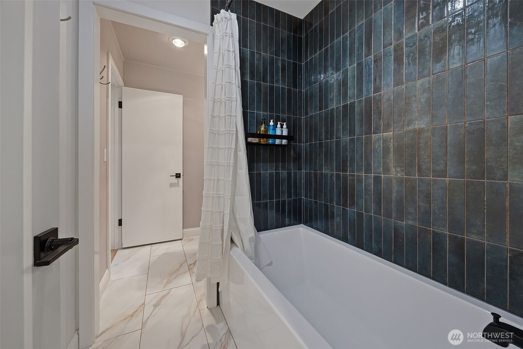 2510 Rucker Avenue, Unit 2 Everett, WA 98201 - Photo 14 of 29