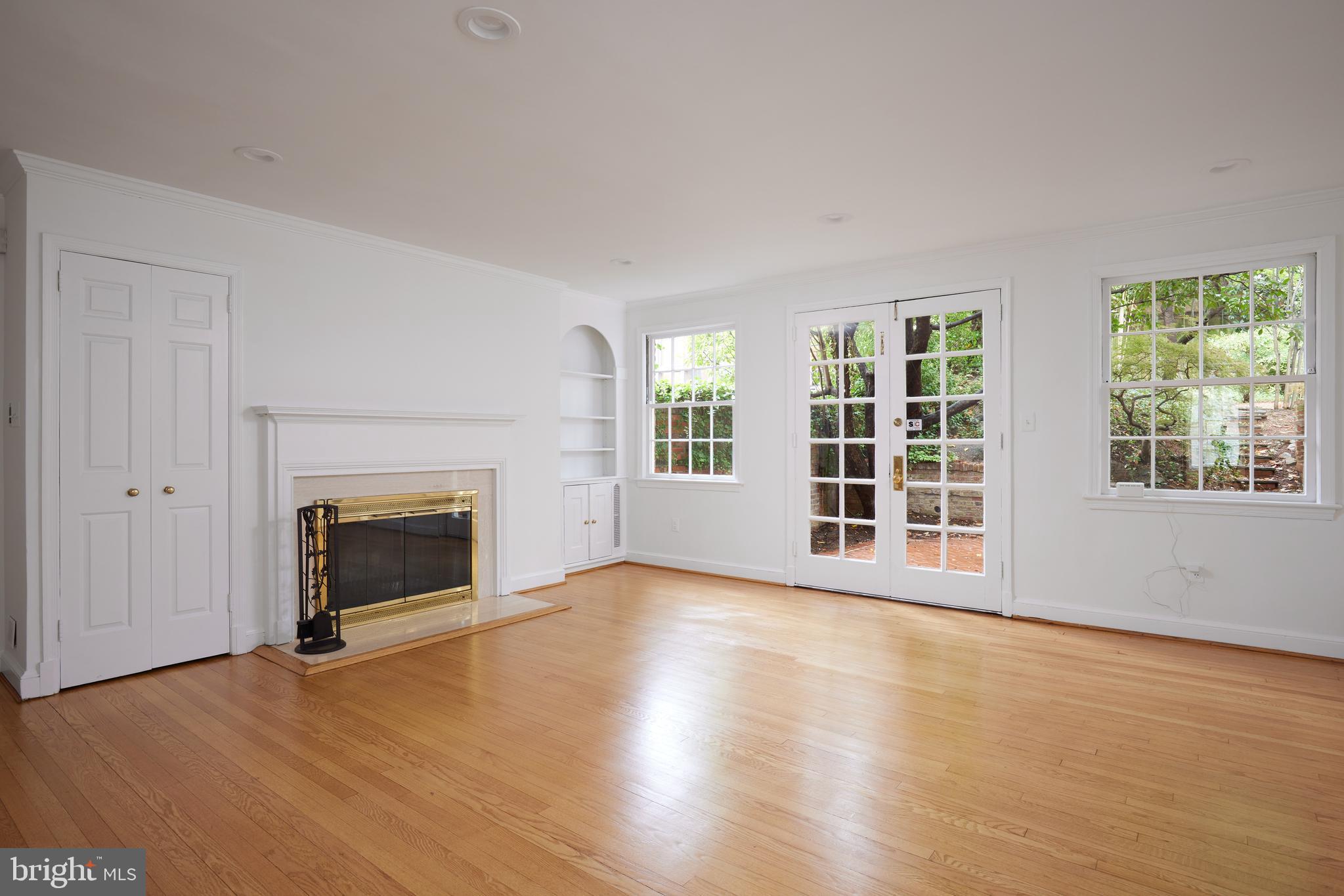 3057 Q Street Northwest Washington, DC 20007 - Photo 17 of 52 Living Room