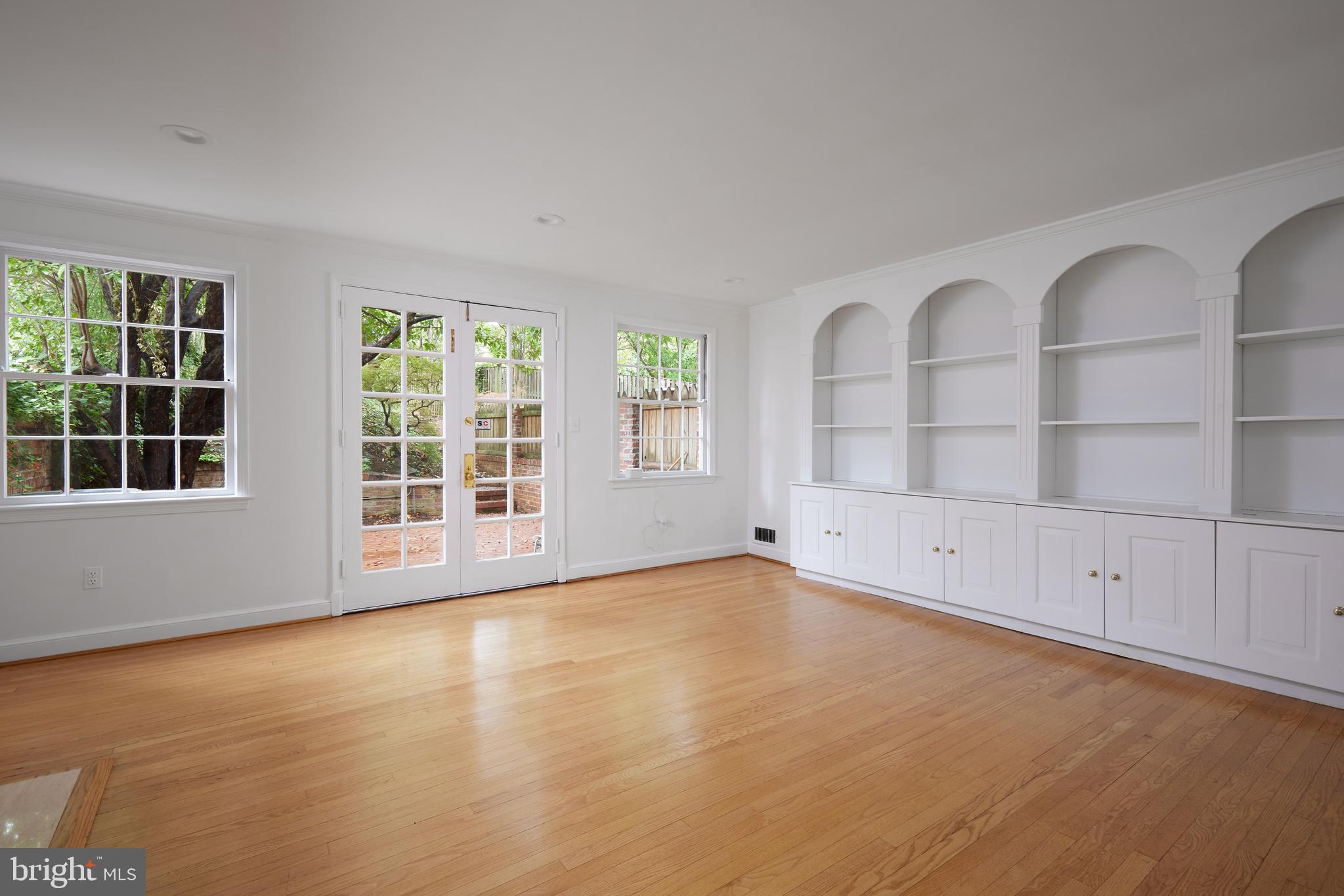 3057 Q Street Northwest Washington, DC 20007 - Photo 18 of 52 Living Room