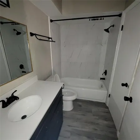 $1,680 | 5160 Conroy Road, Unit 1422, Orlando, FL 32811