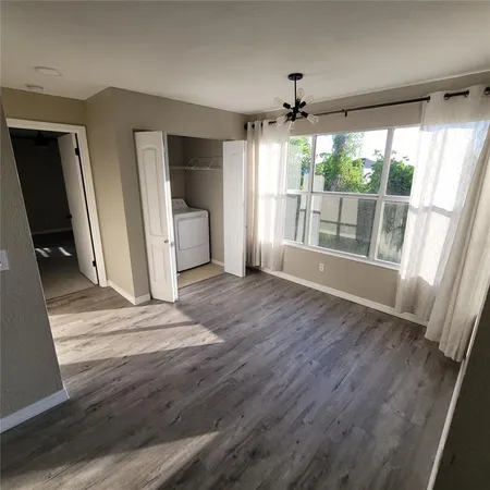 $1,680 | 5160 Conroy Road, Unit 1422, Orlando, FL 32811