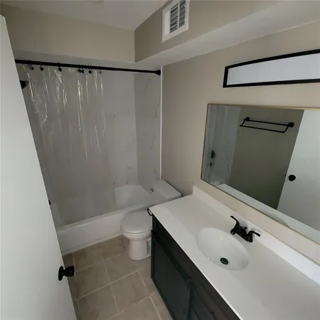 $1,680 | 5160 Conroy Road, Unit 1422, Orlando, FL 32811