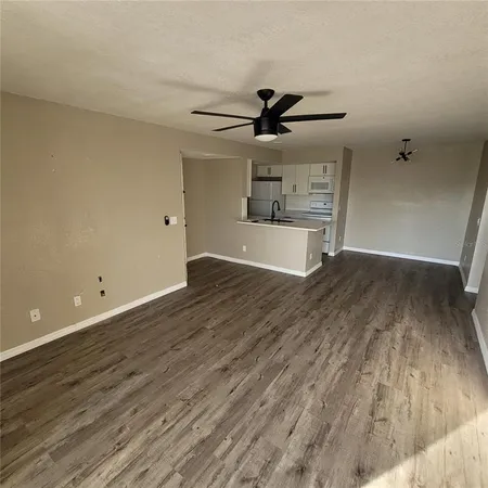 $1,680 | 5160 Conroy Road, Unit 1422, Orlando, FL 32811