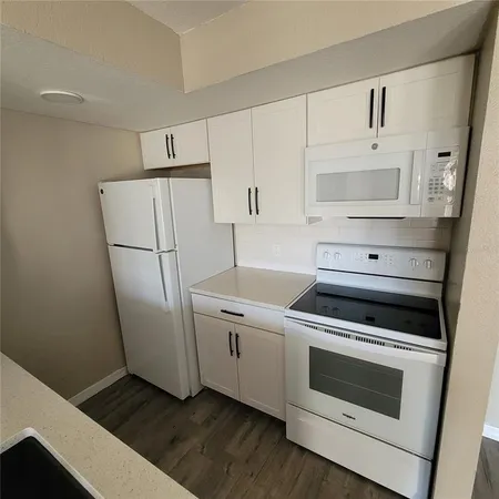 $1,680 | 5160 Conroy Road, Unit 1422, Orlando, FL 32811