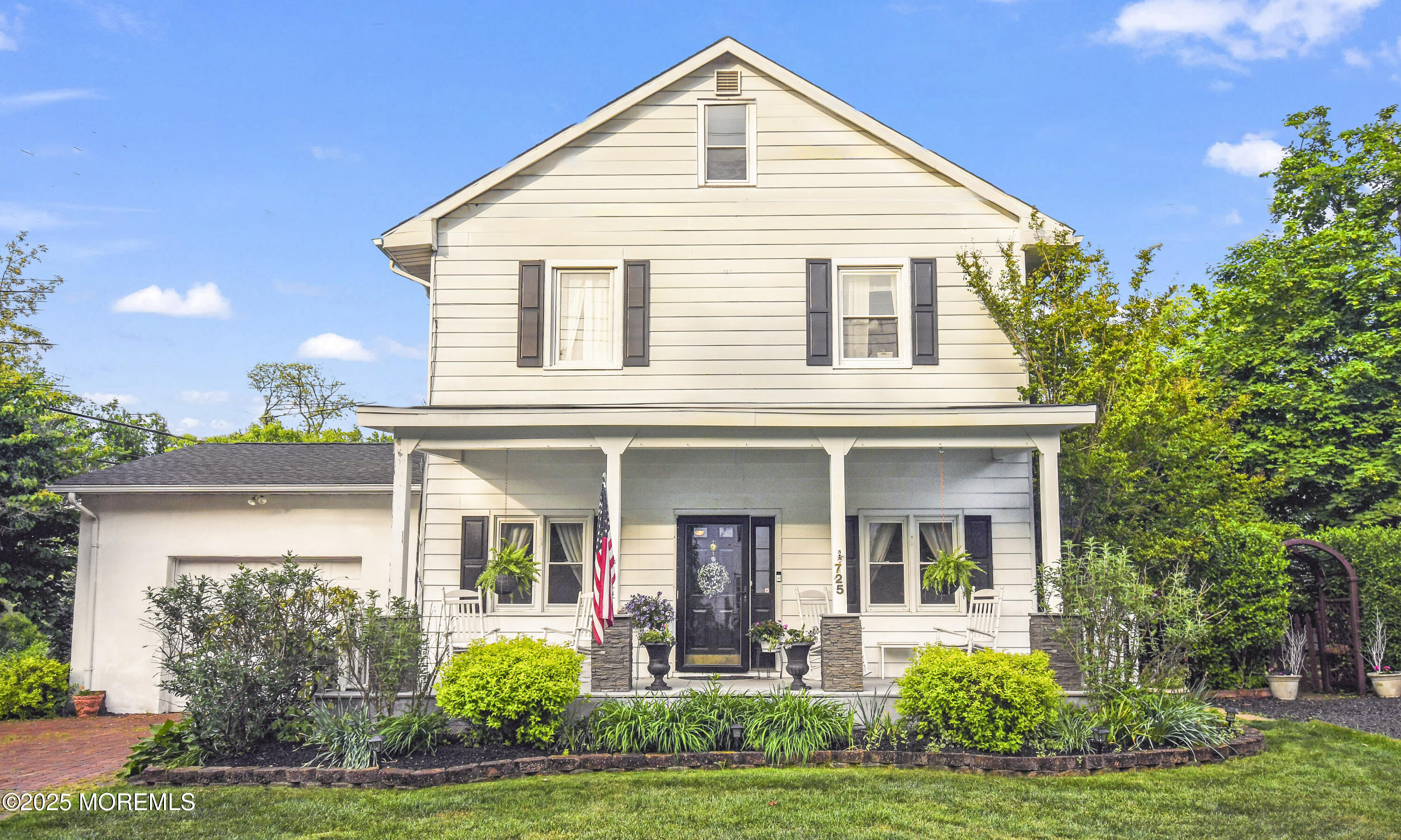 725 Province Line Road Allentown, NJ 08501 - Photo 1 of 41 photos_high_resolution_725_Front