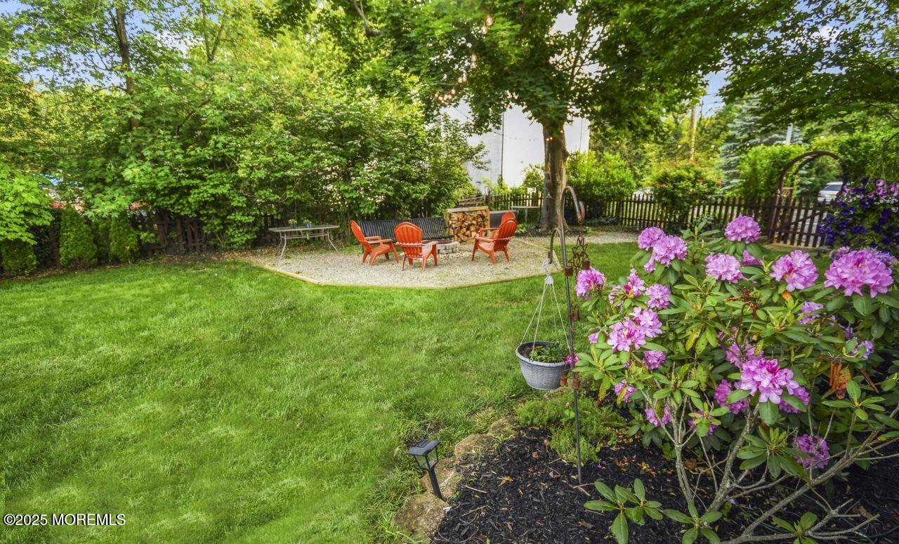 725 Province Line Road Allentown, NJ 08501 - Photo 33 of 41 photos_web_resolution_725_backYardStreet