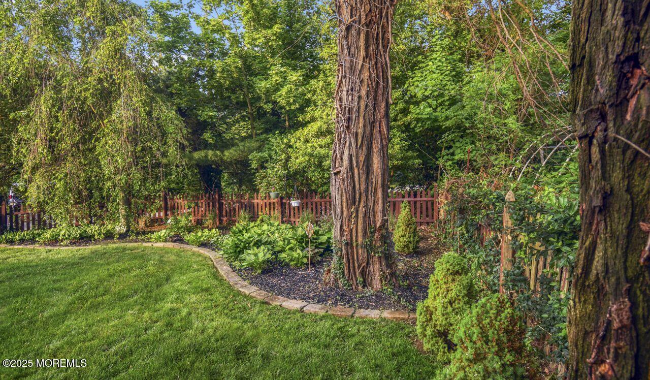 725 Province Line Road Allentown, NJ 08501 - Photo 34 of 41 photos_web_resolution_725_backFlowerBed