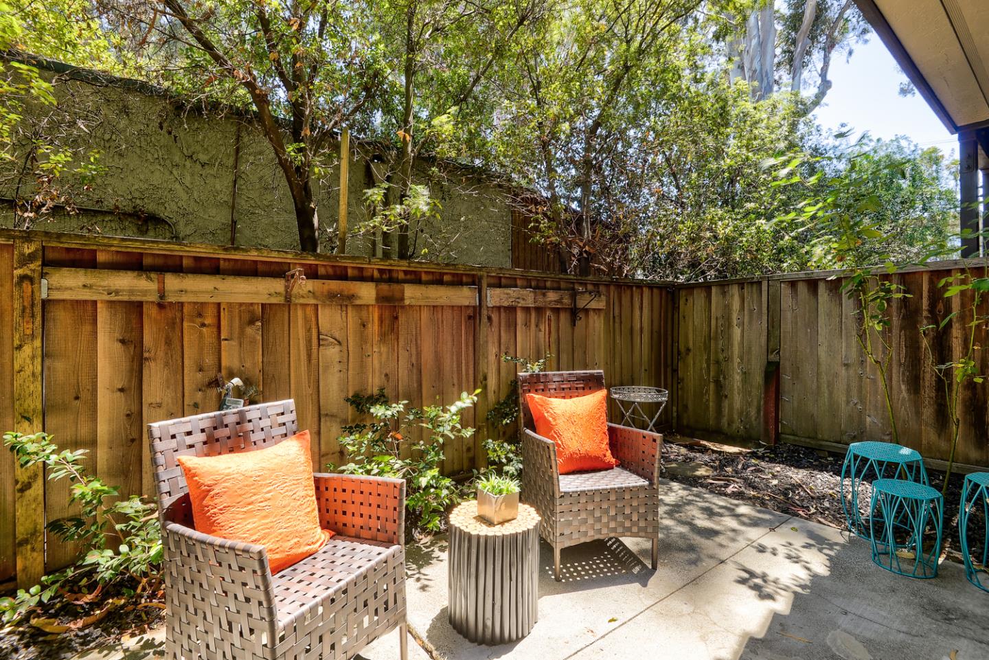 33 Park Road, Unit 10 Burlingame, CA 94010 - Photo 22 of 41 a outdoor view with a sitting space