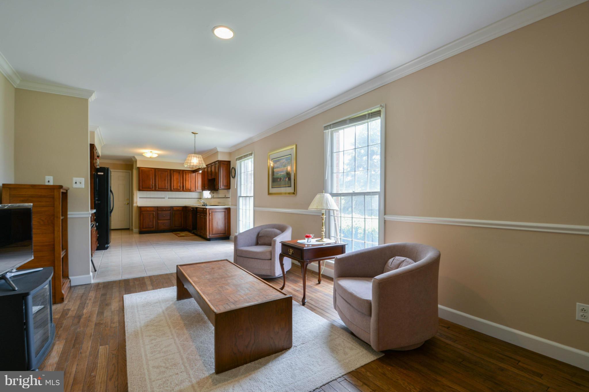 4021 Pebble Branch Road Ellicott City, MD 21042 - Photo 3 of 25 Living Room