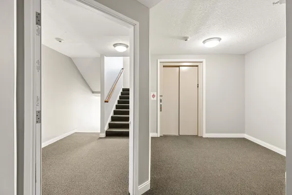 $200,000 | 4107 Creek Hill Drive, Unit 7, Bettendorf, IA 52722