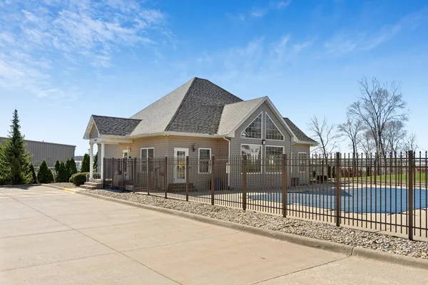 $200,000 | 4107 Creek Hill Drive, Unit 7, Bettendorf, IA 52722