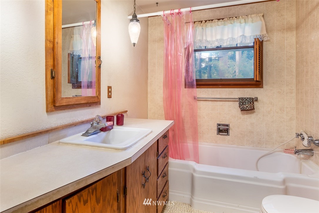 2014 Samish Way Bellingham, WA 98229 - Photo 12 of 25 Gallery Image 12