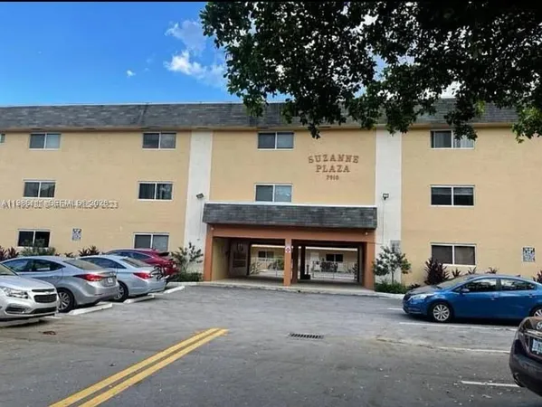 $1,750 | 7910 Taft Street, Unit 107, Pembroke Pines, FL 33024