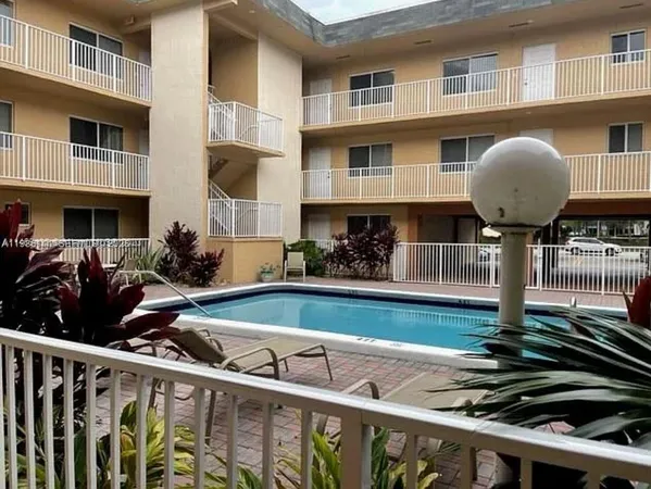 $1,750 | 7910 Taft Street, Unit 107, Pembroke Pines, FL 33024
