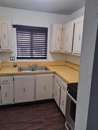 $1,750 | 7910 Taft Street, Unit 107, Pembroke Pines, FL 33024