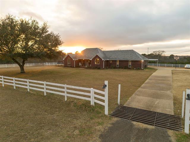 10100 FM 1650 Gilmer, TX 75645 - Photo 3 of 40